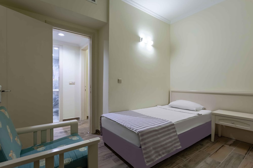 Asteria Family Resort Side (Ex. Euphoria Palm Beach) — Rooms in Manavgat
