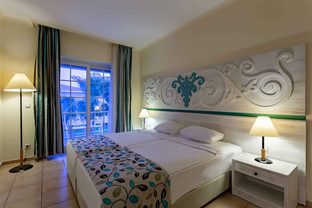 Asteria Family Resort Side (Ex. Euphoria Palm Beach) — Rooms in Manavgat