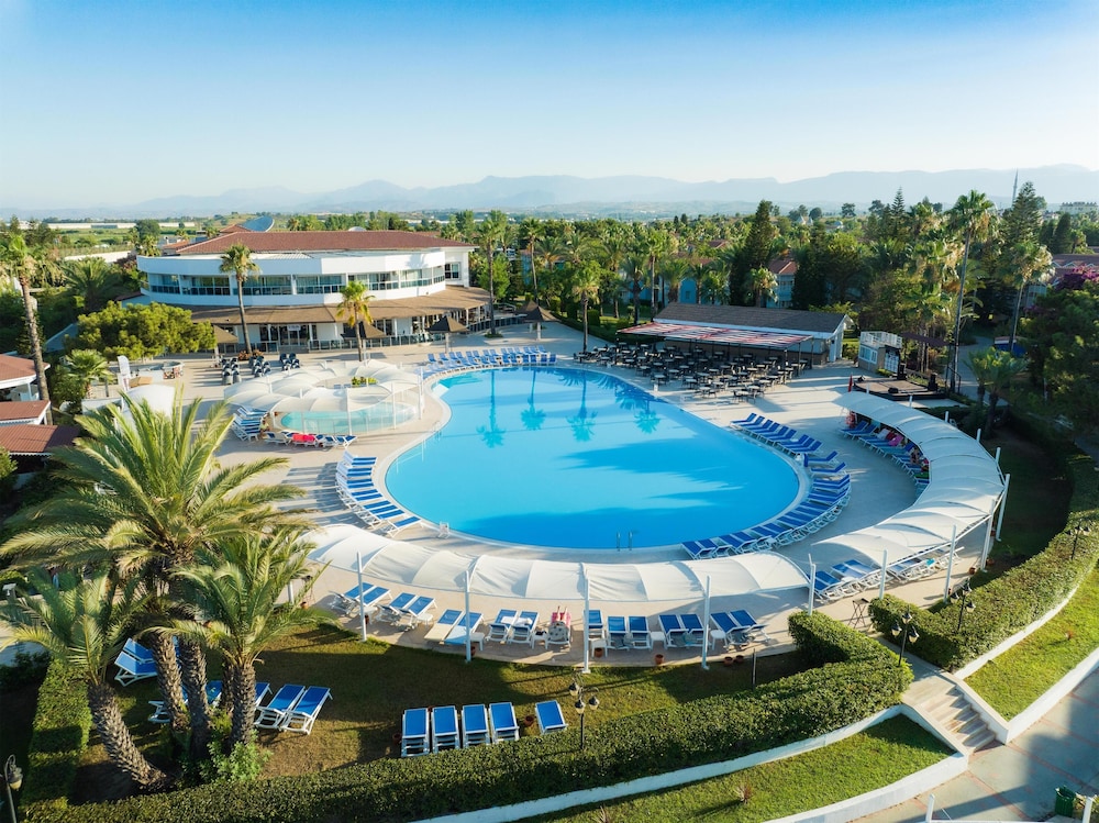 Asteria Family Resort Side (Ex. Euphoria Palm Beach) — Pool in Manavgat