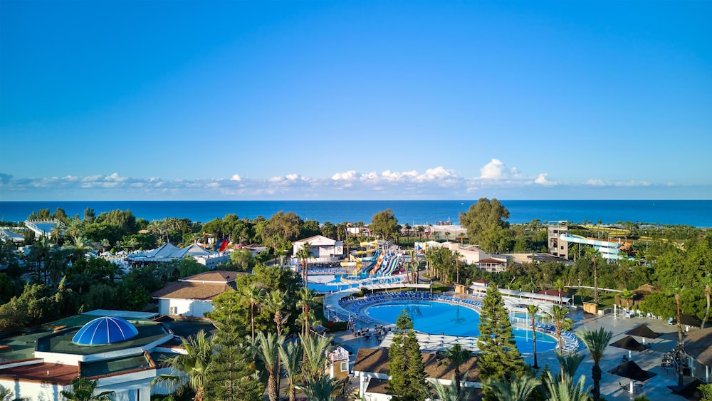 Asteria Family Resort Side (Ex. Euphoria Palm Beach) — Pool in Manavgat