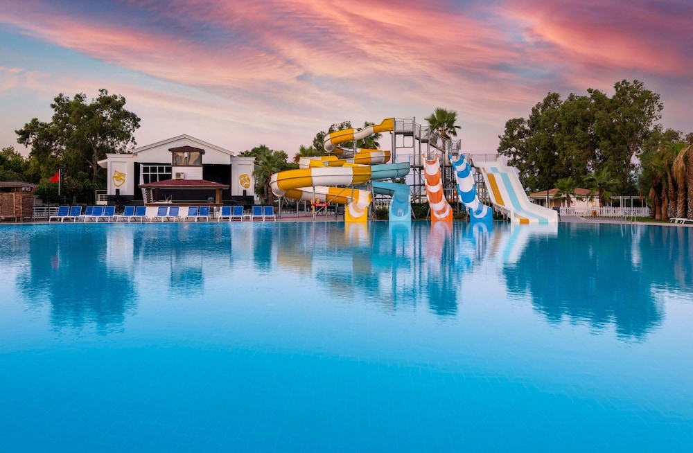 Asteria Family Resort Side (Ex. Euphoria Palm Beach) — Pool in Manavgat