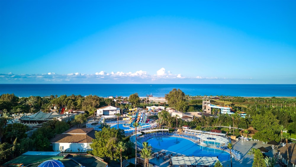 Asteria Family Resort Side (Ex. Euphoria Palm Beach) — Pool in Manavgat