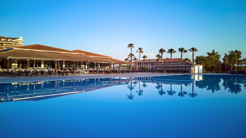 Asteria Family Resort Side (Ex. Euphoria Palm Beach) — Pool in Manavgat