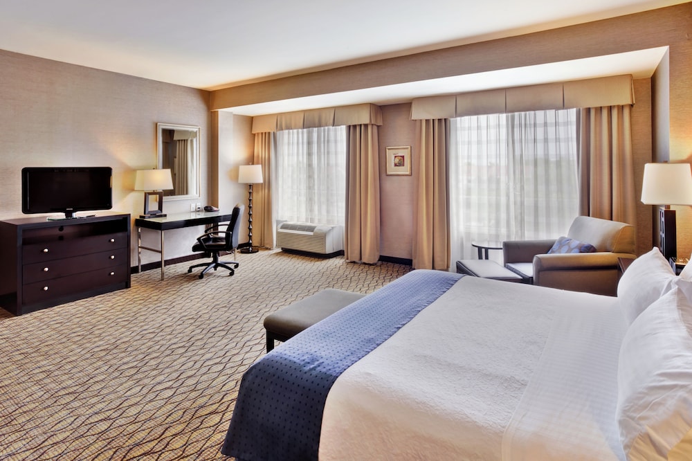 Holiday Inn Detroit Metro Airport by IHG — Hotel rooms in Romulus, Michigan