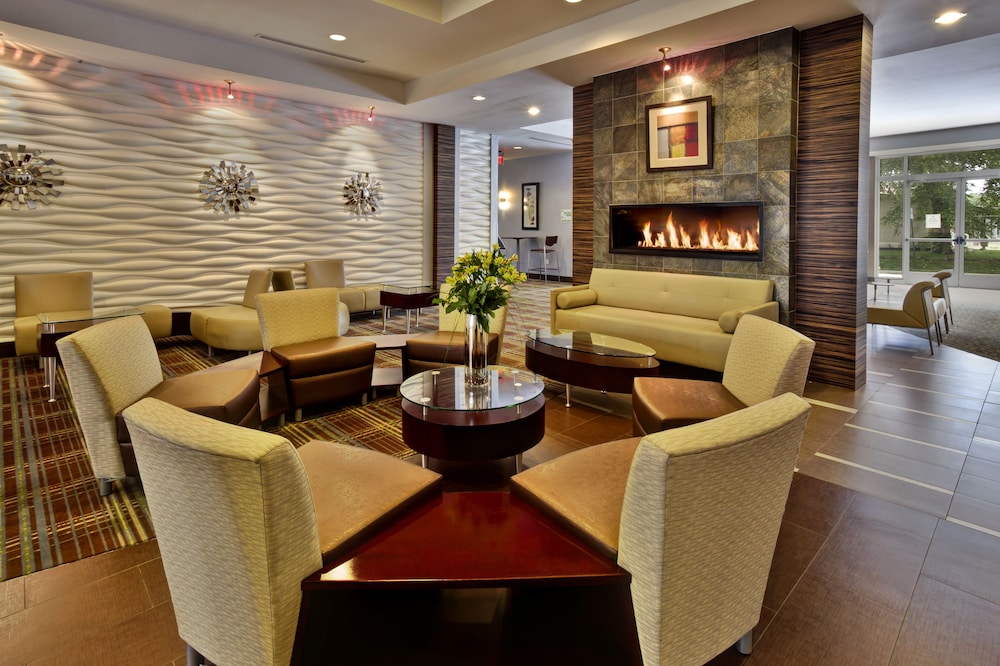 Holiday Inn Detroit Metro Airport by IHG — Hotel building in Romulus, Michigan