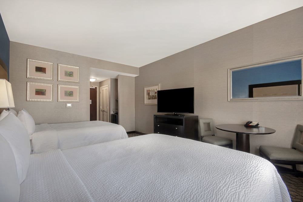 Holiday Inn Detroit Metro Airport by IHG — Hotel rooms in Romulus, Michigan