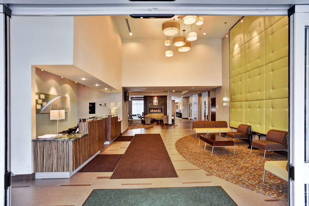 Holiday Inn Detroit Metro Airport by IHG — Hotel building in Romulus, Michigan
