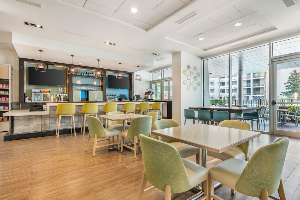 Holiday Inn Orlando - Disney Springs® Area by IHG — Restaurant & bars in Lake Buena Vista, Florida
