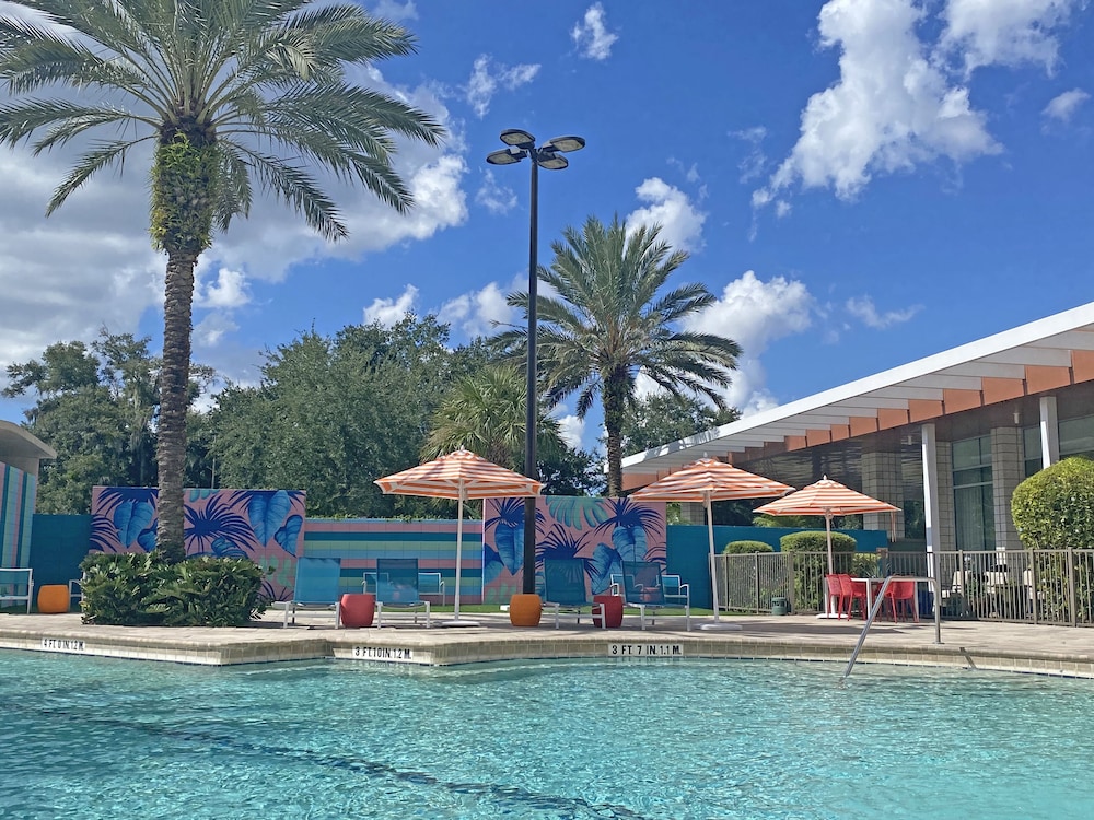Holiday Inn Orlando - Disney Springs® Area by IHG — Swimming pool in Lake Buena Vista, Florida