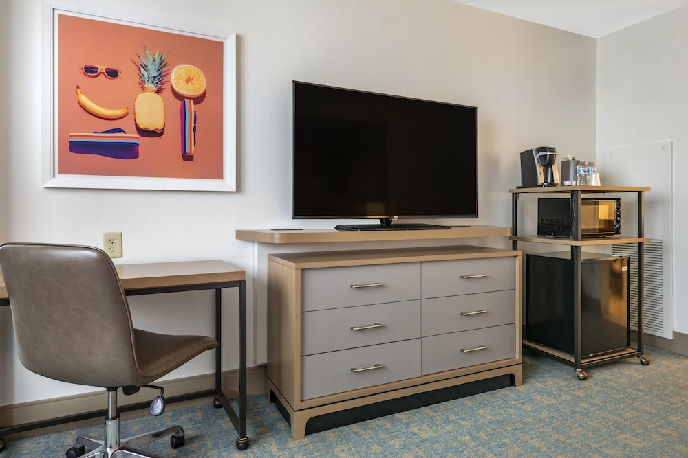 Holiday Inn Orlando - Disney Springs® Area by IHG — Hotel rooms in Lake Buena Vista, Florida