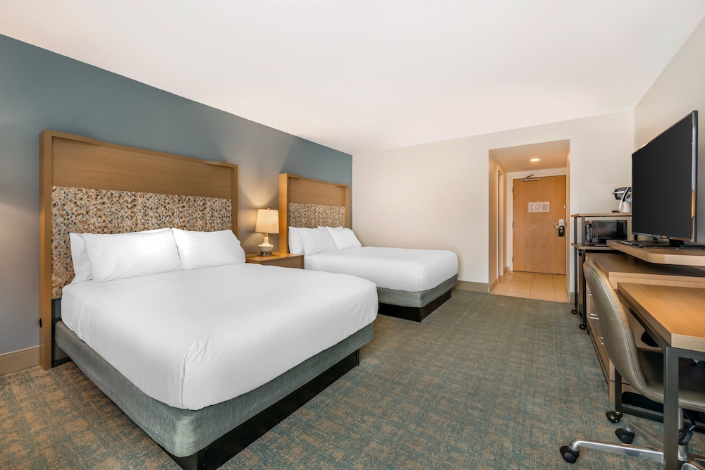 Holiday Inn Orlando - Disney Springs® Area by IHG — Hotel rooms in Lake Buena Vista, Florida