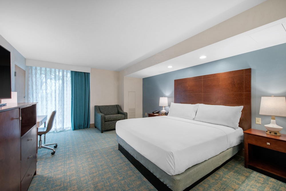 Holiday Inn Orlando - Disney Springs® Area by IHG — Hotel rooms in Lake Buena Vista, Florida