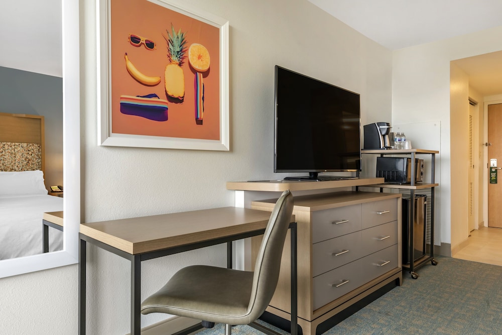 Holiday Inn Orlando - Disney Springs® Area by IHG — Hotel rooms in Lake Buena Vista, Florida
