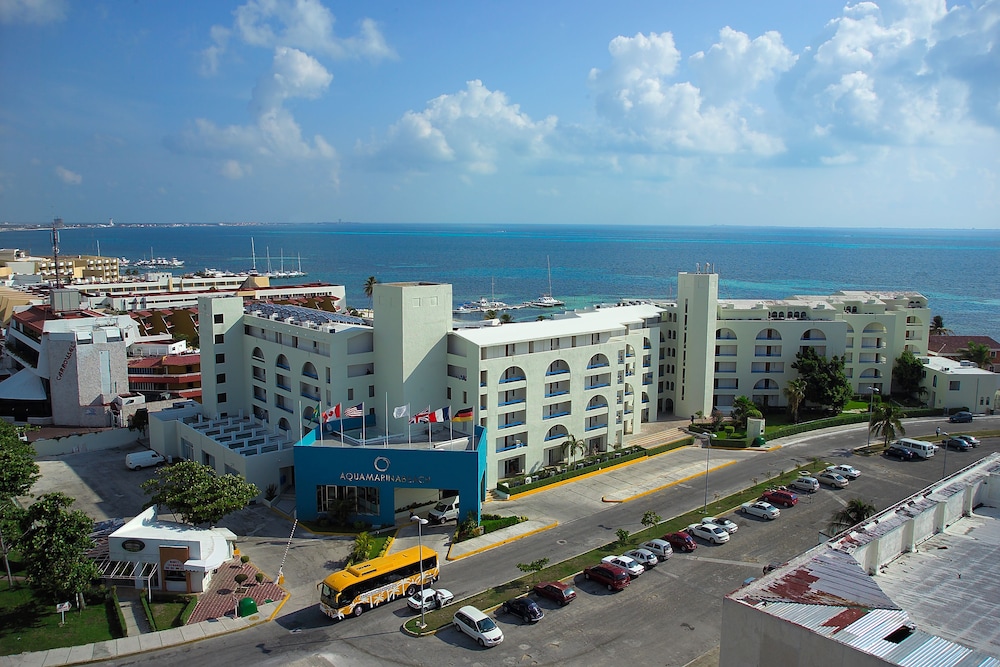 Aquamarina Beach Hotel — Hotel building in Cancun, Quintana Roo
