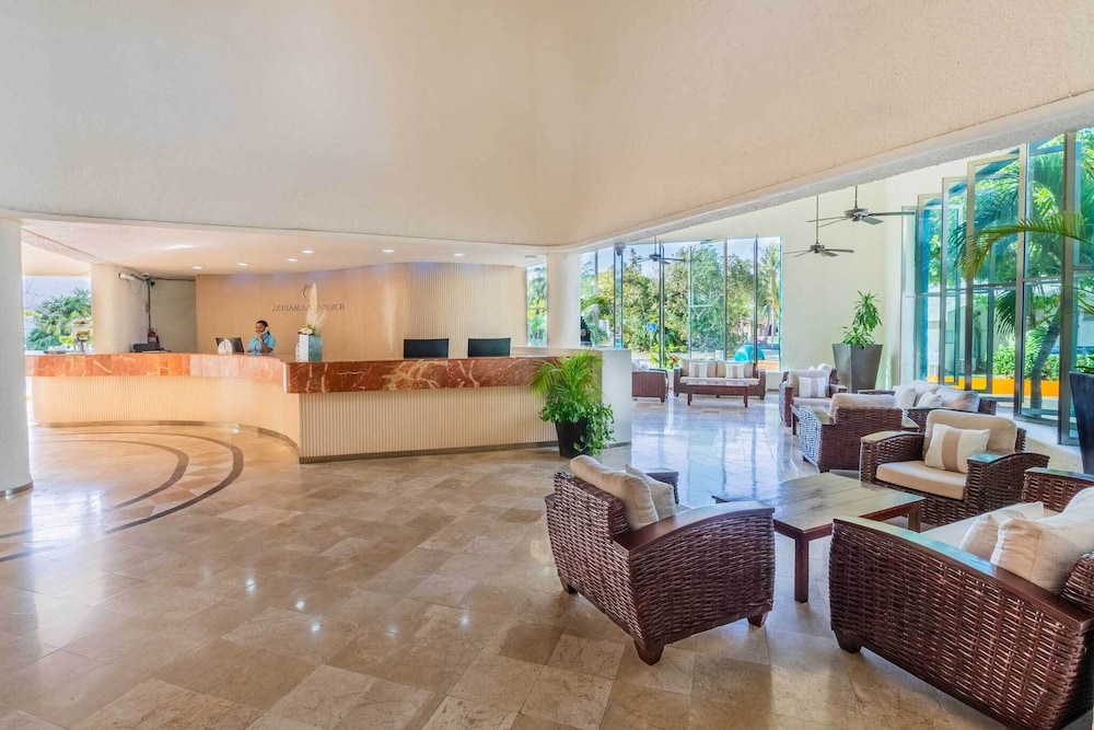 Aquamarina Beach Hotel — Hotel building in Cancun, Quintana Roo