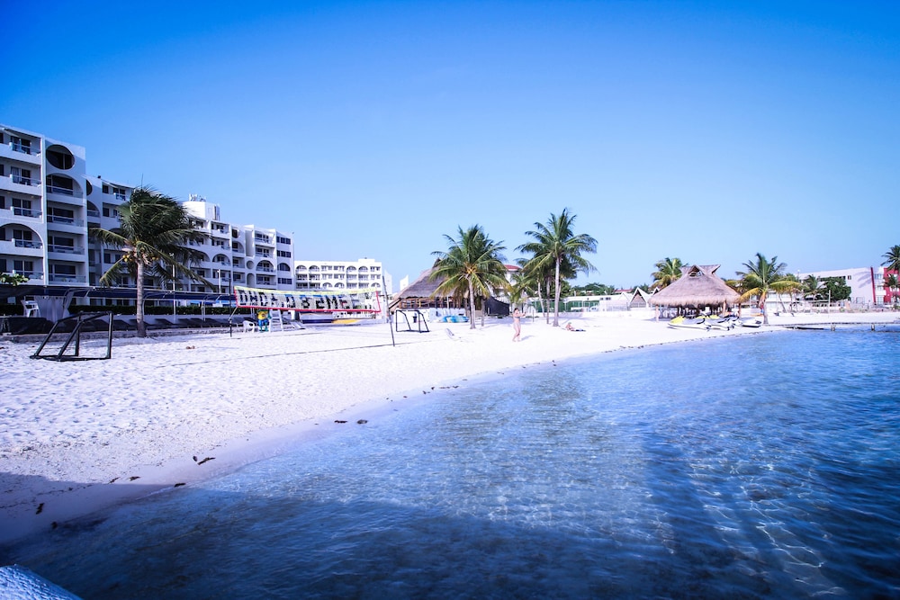 Aquamarina Beach Hotel — Beach in Cancun, Quintana Roo