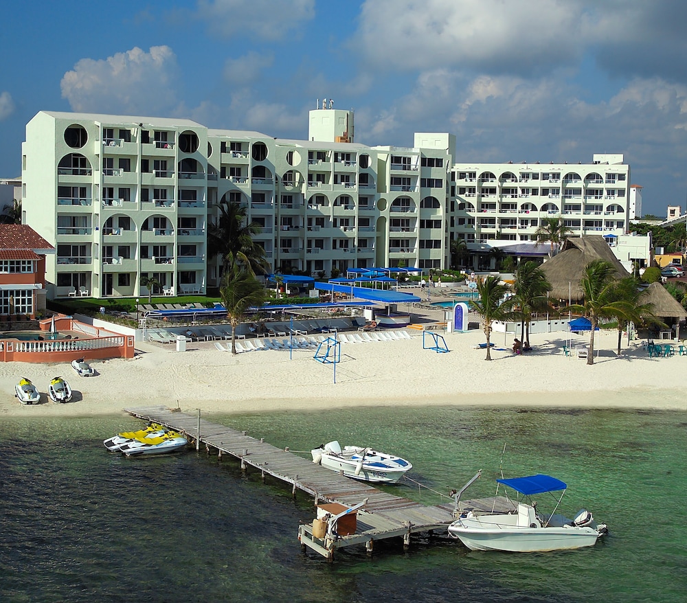 Aquamarina Beach Hotel — Beach in Cancun, Quintana Roo