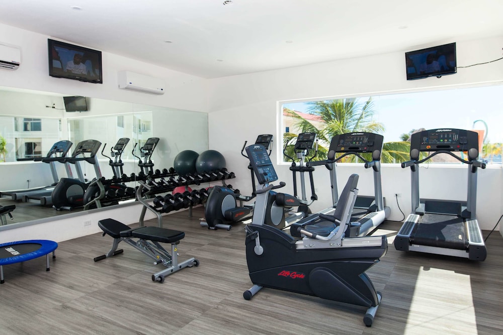 Aquamarina Beach Hotel — Sports & recreation in Cancun, Quintana Roo
