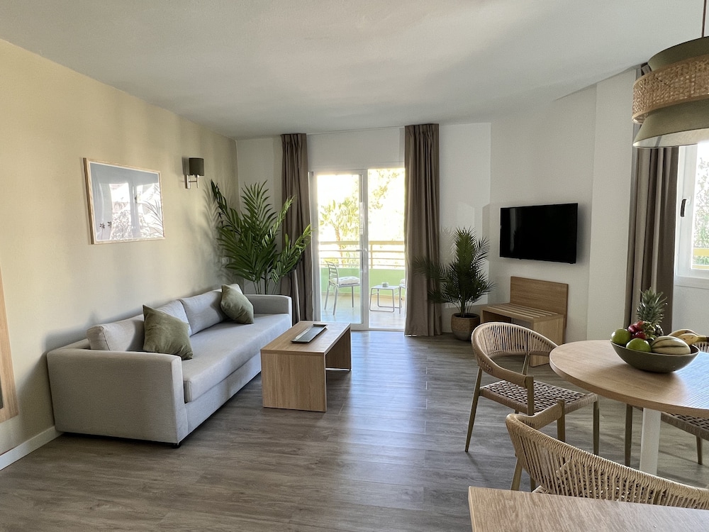 The Palm Star Ibiza - Adults Only — Hotel rooms in San Antonio, Balearic Islands