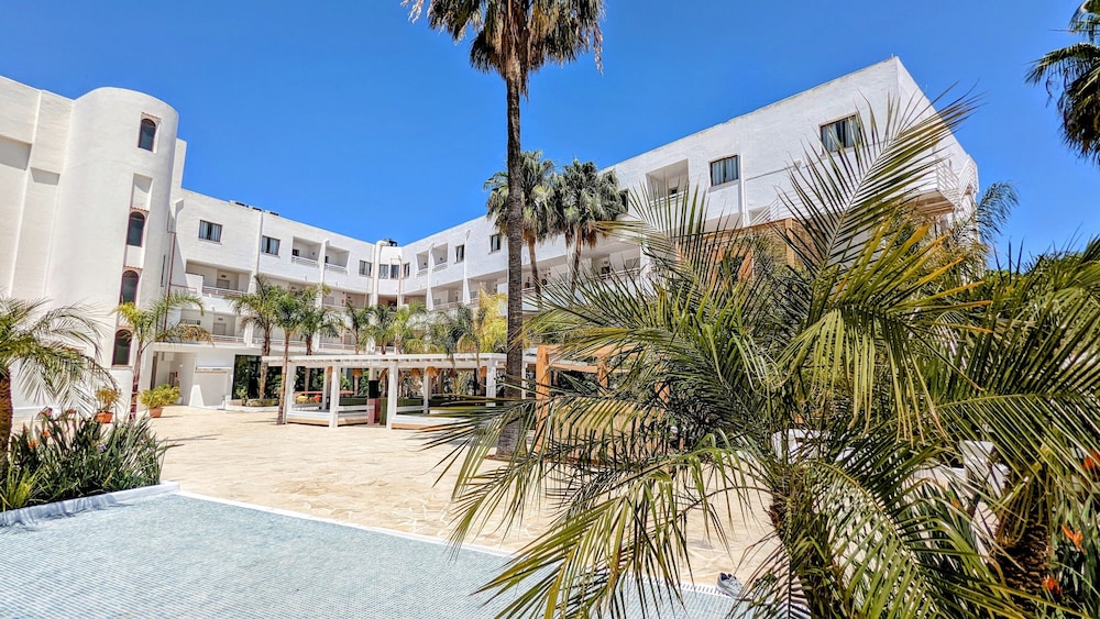 The Palm Star Ibiza - Adults Only — Hotel building in San Antonio, Balearic Islands