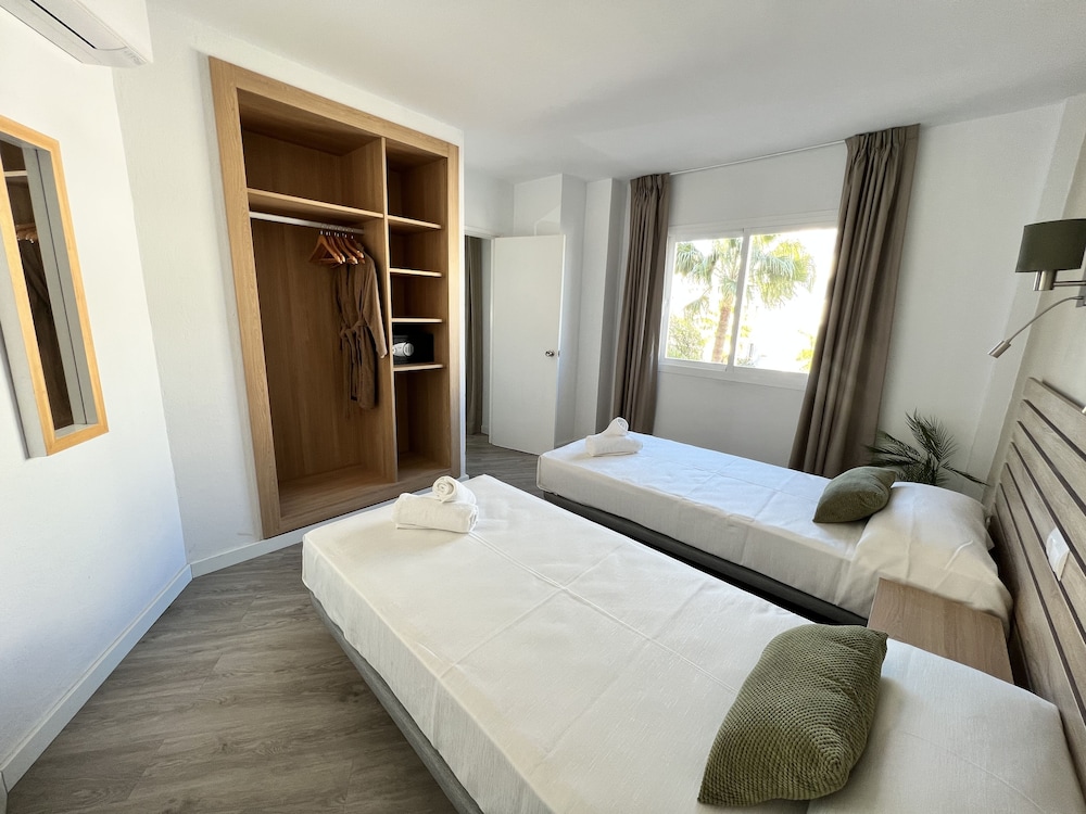 The Palm Star Ibiza - Adults Only — Hotel rooms in San Antonio, Balearic Islands