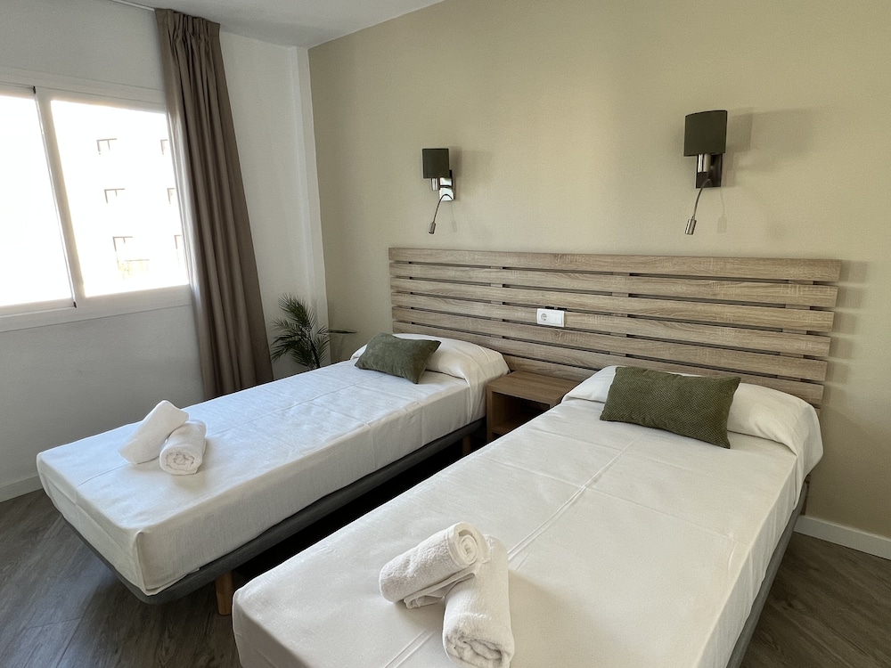 The Palm Star Ibiza - Adults Only — Hotel rooms in San Antonio, Balearic Islands