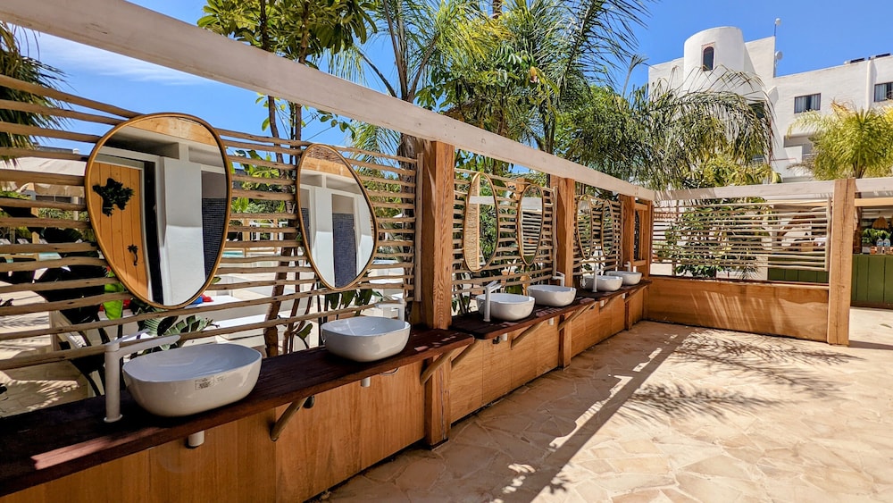 The Palm Star Ibiza - Adults Only — Restaurant & bars in San Antonio, Balearic Islands