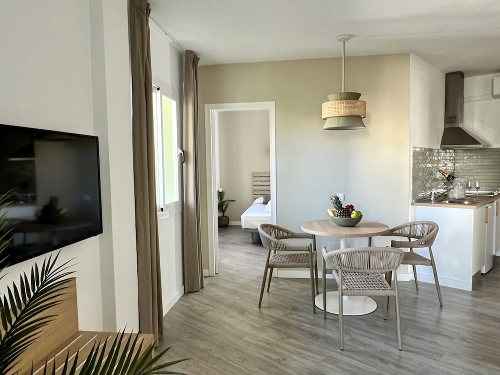 The Palm Star Ibiza - Adults Only — Hotel rooms in San Antonio, Balearic Islands