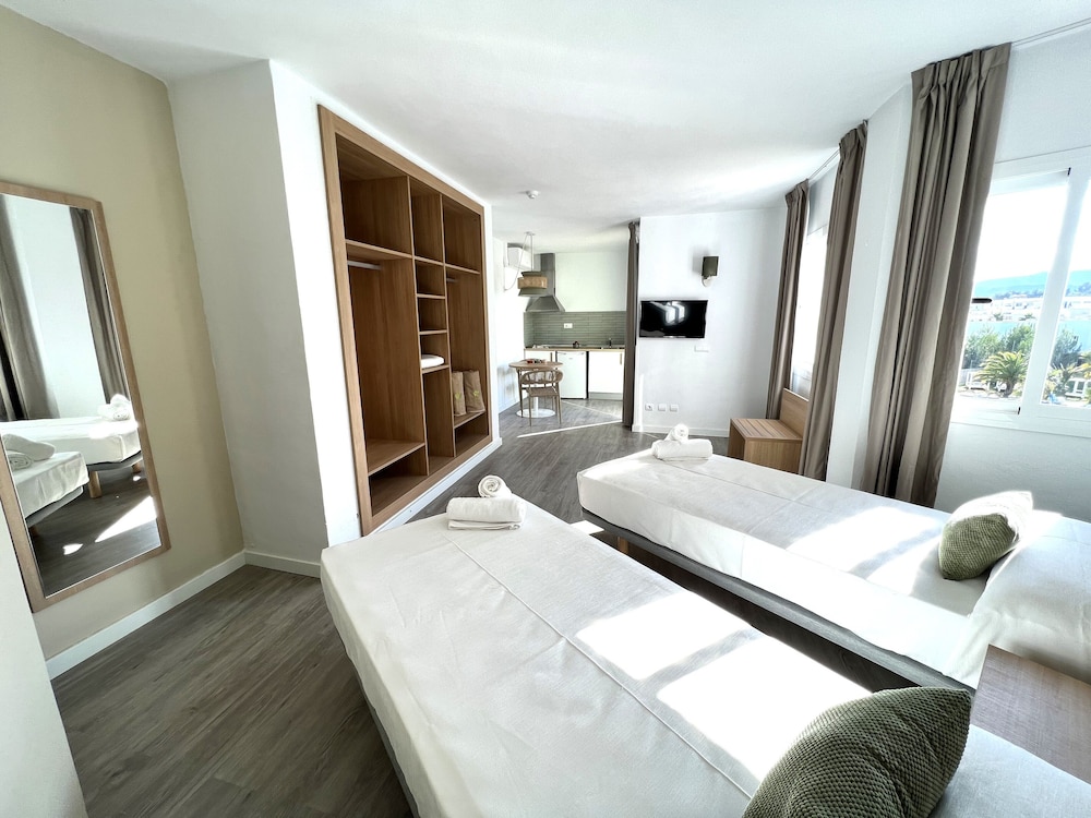 The Palm Star Ibiza - Adults Only — Hotel rooms in San Antonio, Balearic Islands