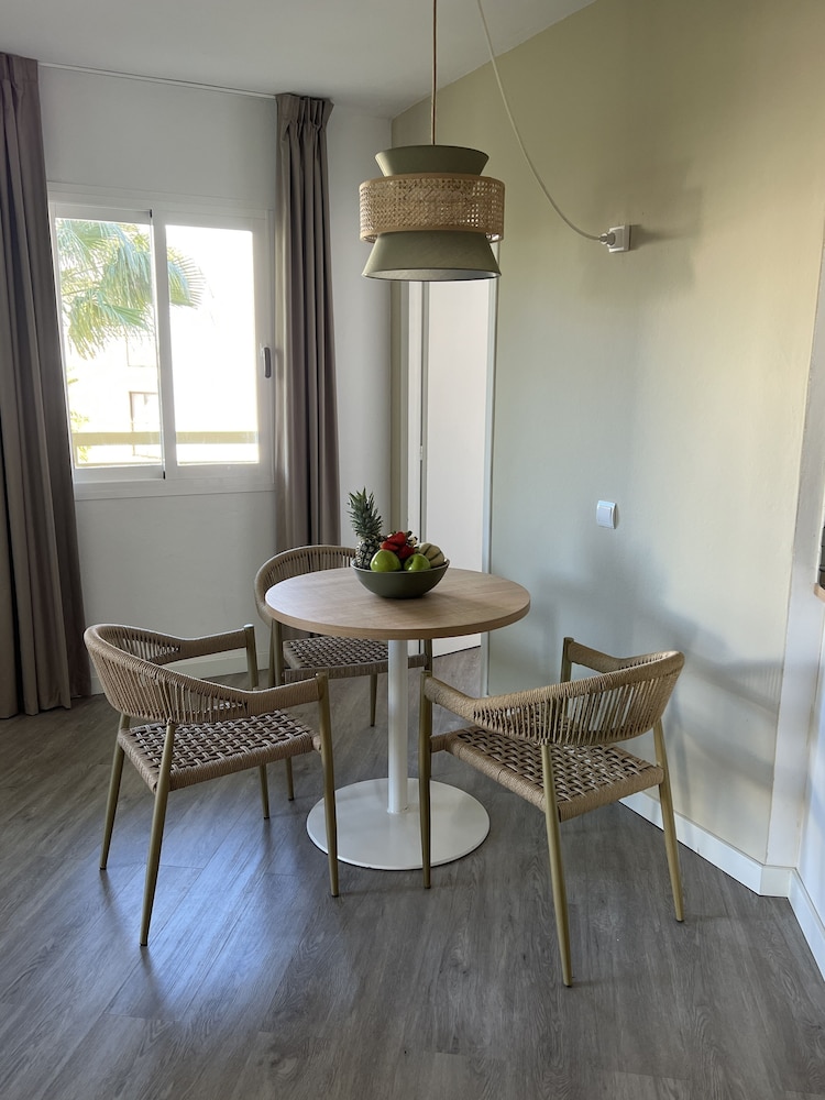 The Palm Star Ibiza - Adults Only — Hotel rooms in San Antonio, Balearic Islands