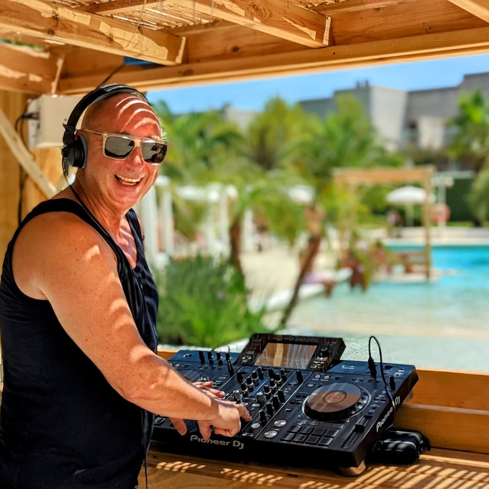 The Palm Star Ibiza - Adults Only — Restaurant & bars in San Antonio, Balearic Islands