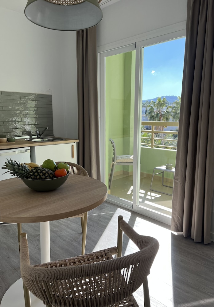 The Palm Star Ibiza - Adults Only — Hotel rooms in San Antonio, Balearic Islands