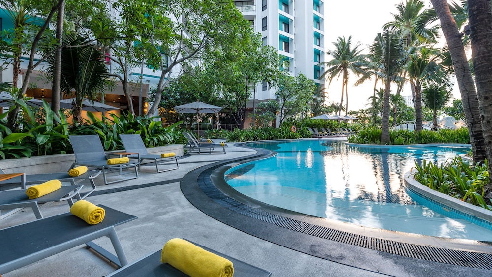Chatrium Sathon Bangkok — Swimming pool in Bangkok, Bangkok