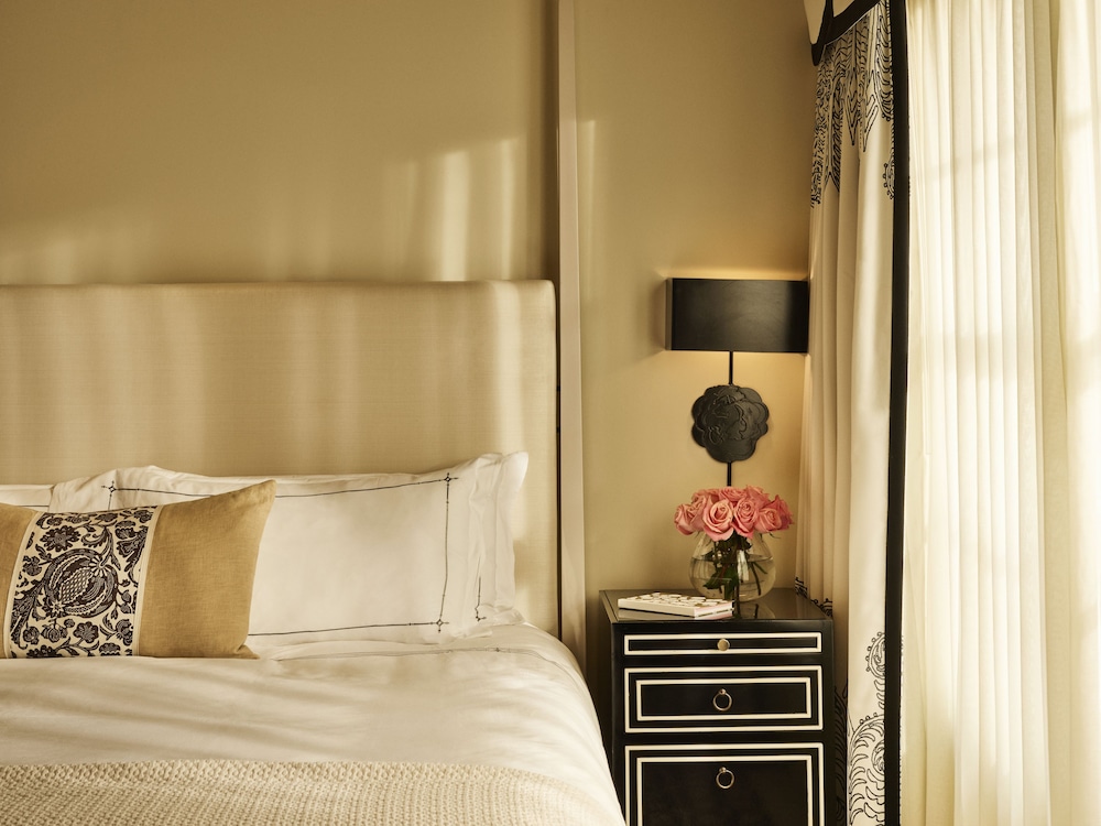 Hotel Bel-Air - Dorchester Collection — Hotel rooms in Los Angeles, California
