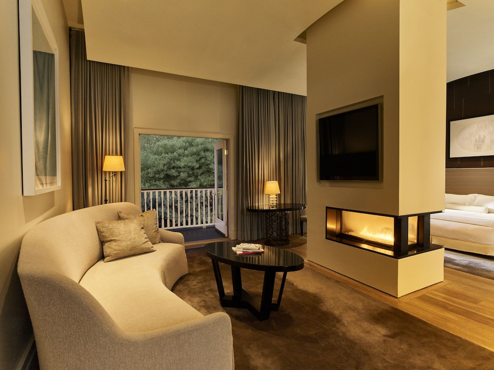 Hotel Bel-Air - Dorchester Collection — Hotel rooms in Los Angeles, California