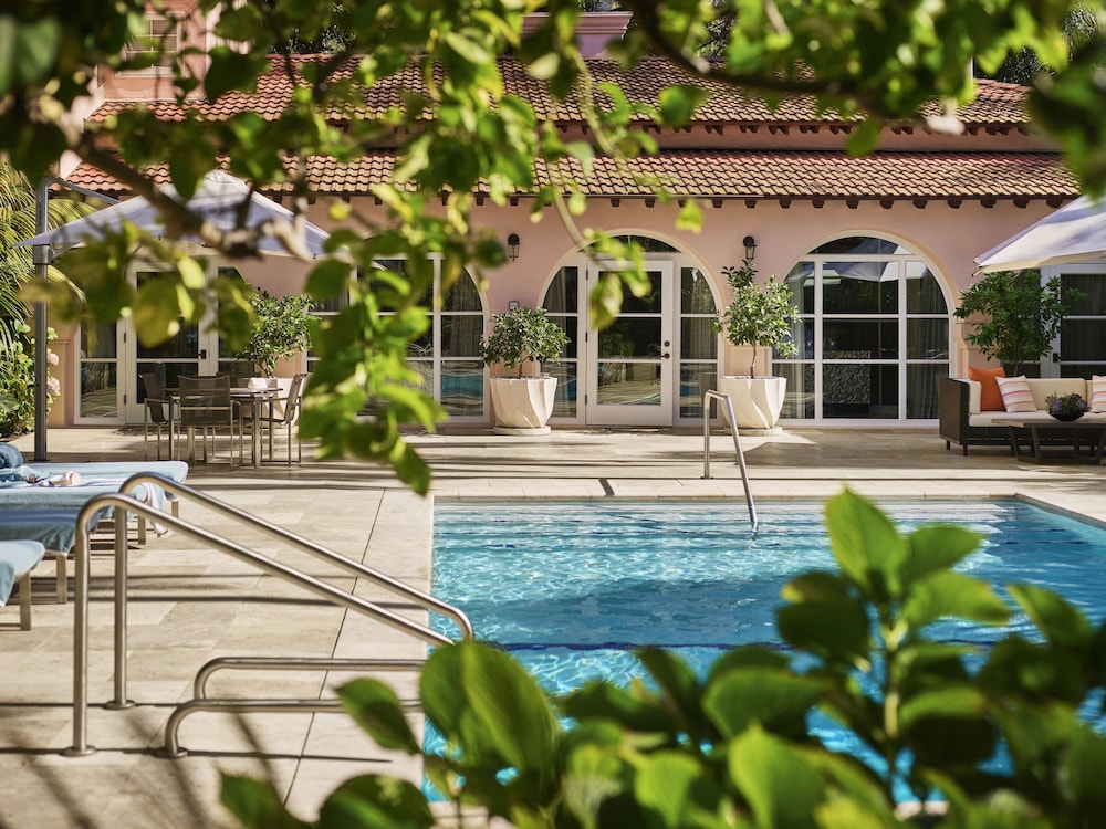 Hotel Bel-Air - Dorchester Collection — Swimming pool in Los Angeles, California