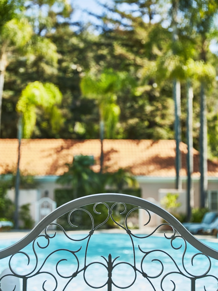 Hotel Bel-Air - Dorchester Collection — Swimming pool in Los Angeles, California