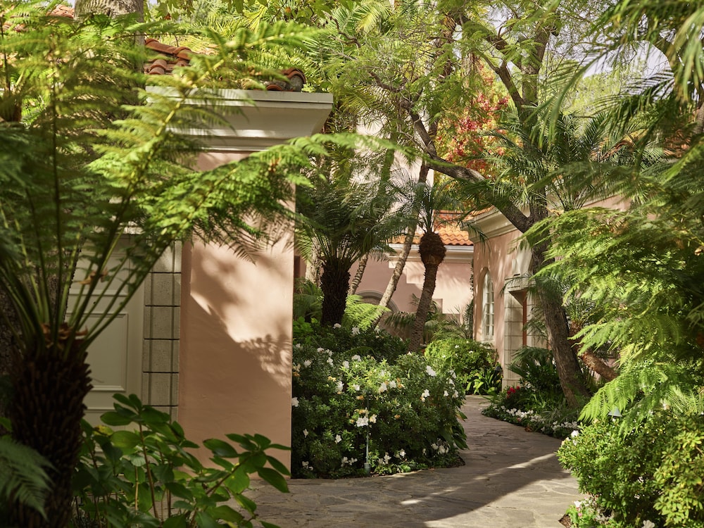 Hotel Bel-Air - Dorchester Collection — Hotel building in Los Angeles, California