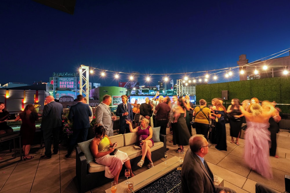 Hotel Commonwealth — Restaurant & bars in Boston, Massachusetts