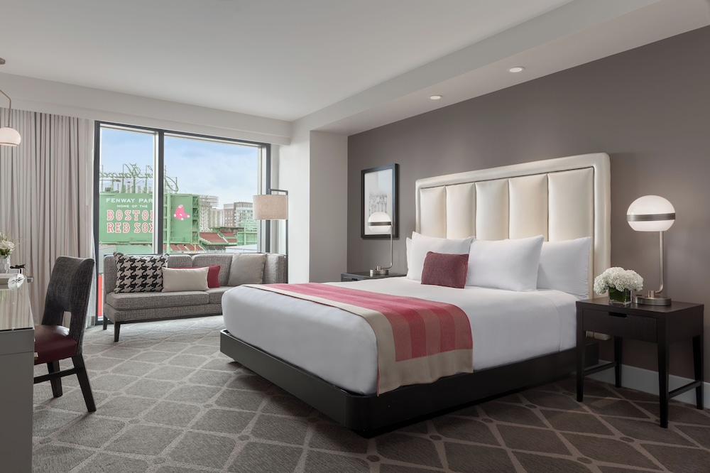 Hotel Commonwealth — Hotel rooms in Boston, Massachusetts