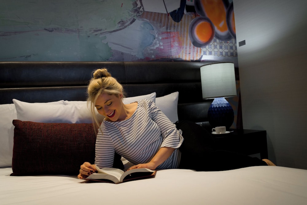 Hotel Commonwealth — Hotel rooms in Boston, Massachusetts