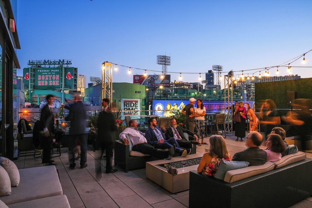 Hotel Commonwealth — Restaurant & bars in Boston, Massachusetts
