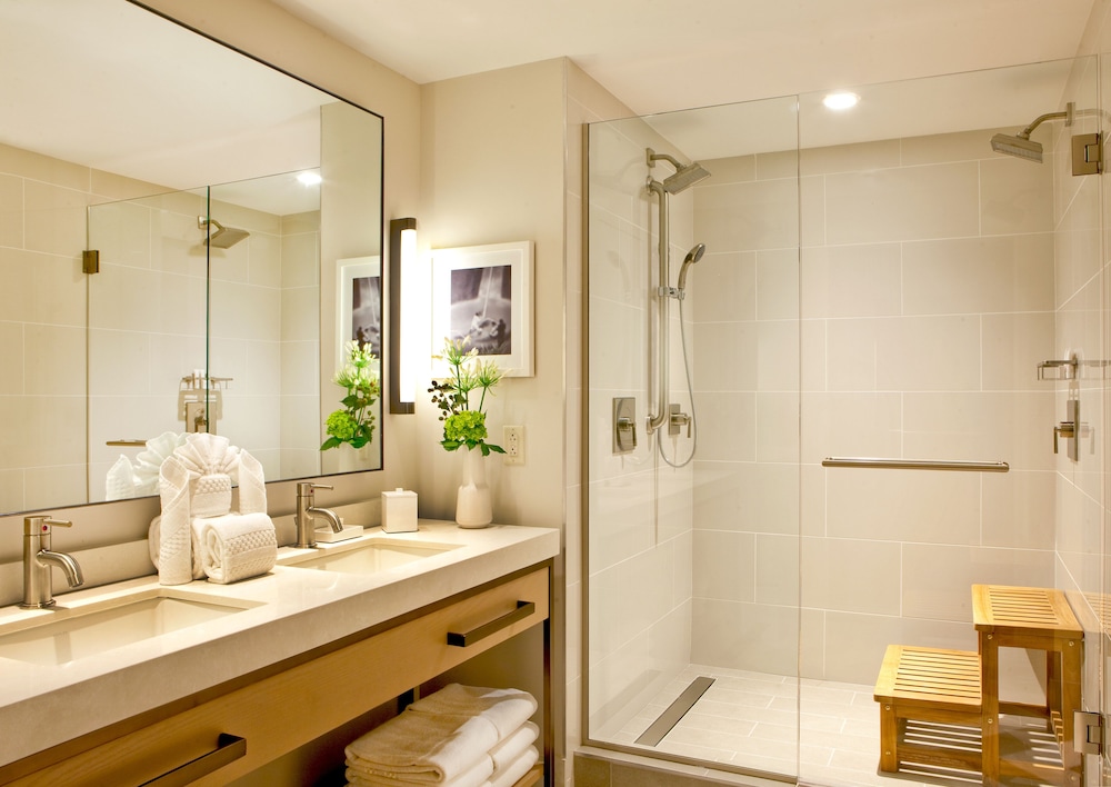 Hotel Commonwealth — Hotel rooms in Boston, Massachusetts