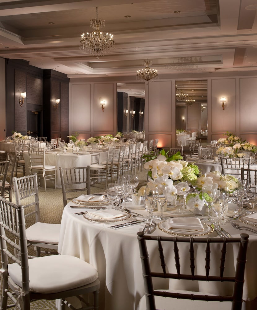 Hotel Commonwealth — Hotel building in Boston, Massachusetts