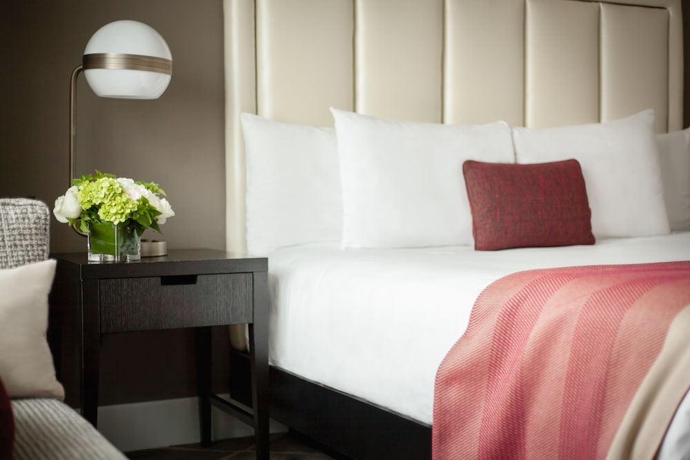 Hotel Commonwealth — Hotel rooms in Boston, Massachusetts