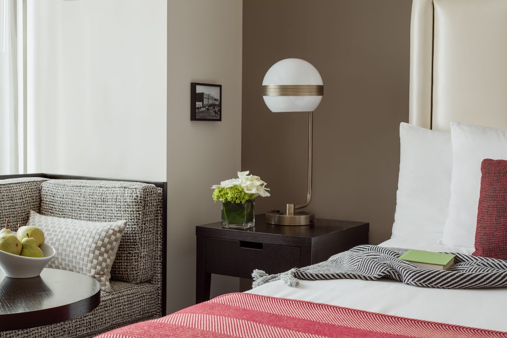 Hotel Commonwealth — Hotel rooms in Boston, Massachusetts