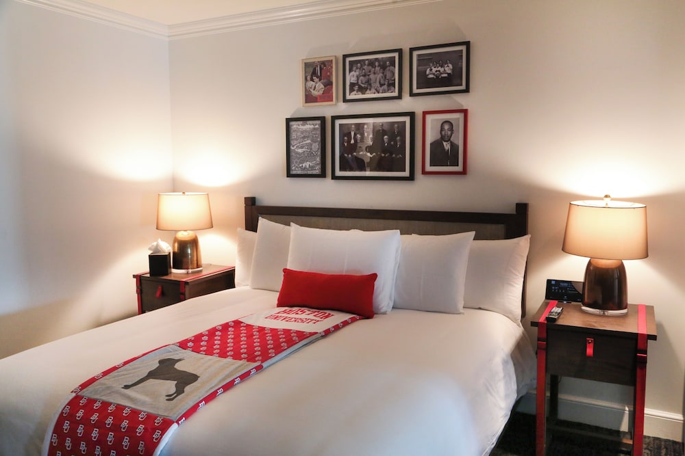 Hotel Commonwealth — Hotel rooms in Boston, Massachusetts