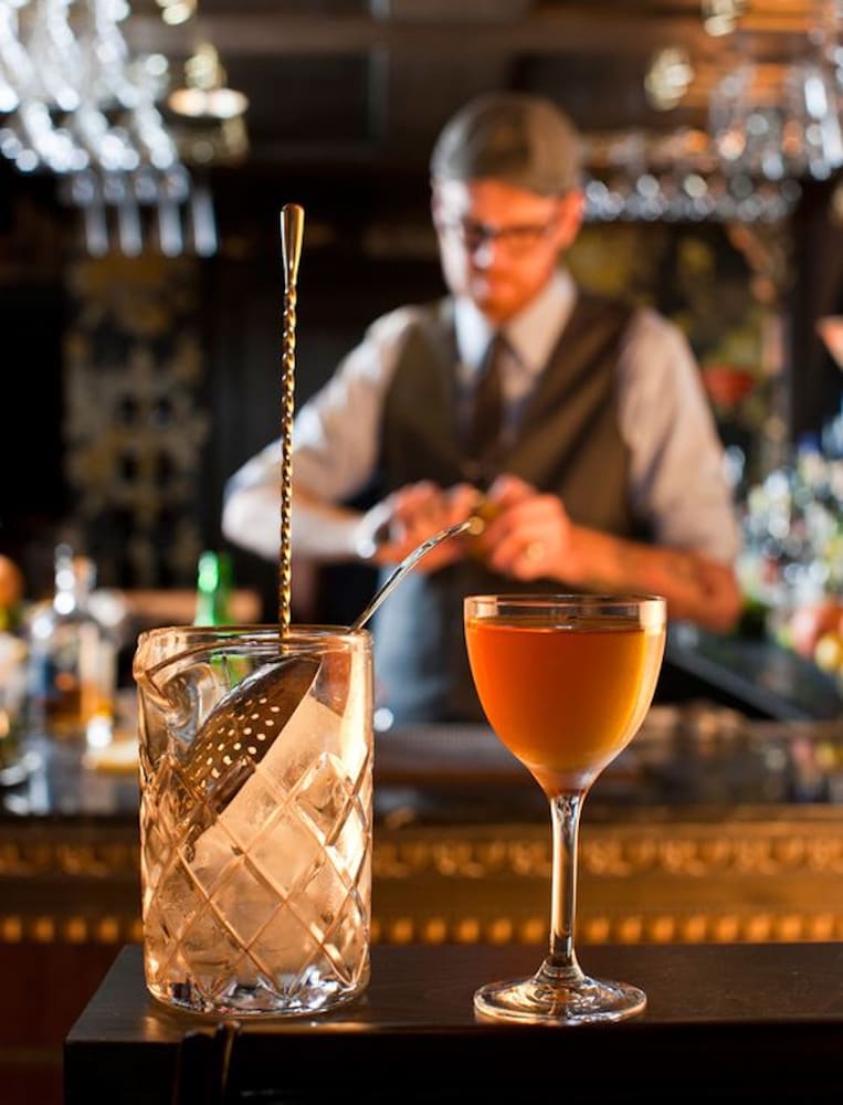 Hotel Commonwealth — Restaurant & bars in Boston, Massachusetts