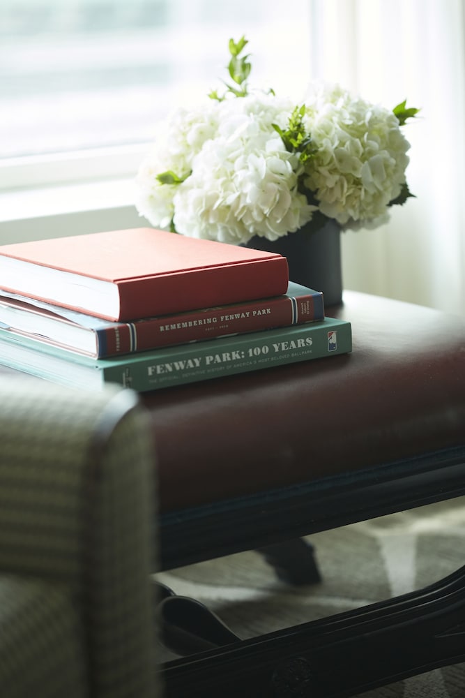 Hotel Commonwealth — Hotel rooms in Boston, Massachusetts