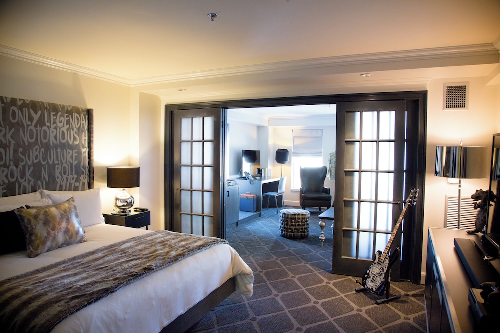 Hotel Commonwealth — Hotel rooms in Boston, Massachusetts